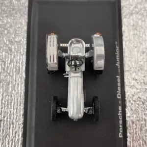 Vintage Porsche Diesel Junior Tractor Model 1:43 Scale 9 S7e41c55035234688be6f06f14cac072ct