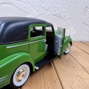 Vintage 1938 Green Alloy Car Model 11 S7e6ad2774f8f405b89b2d30b0476505d2