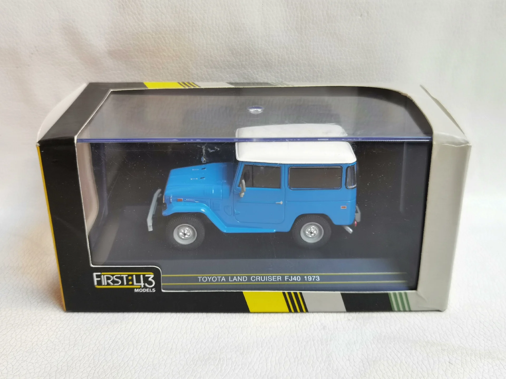 1973 Toyota FJ40 Land Cruiser Diecast Model 6 1973 Toyota FJ40 Land Cruiser Diecast Model - Image 6