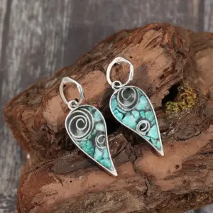 Vintage Green Stone Dangle Earrings 4 S7e90a29e37db41ce9e8814ecddbcb829O