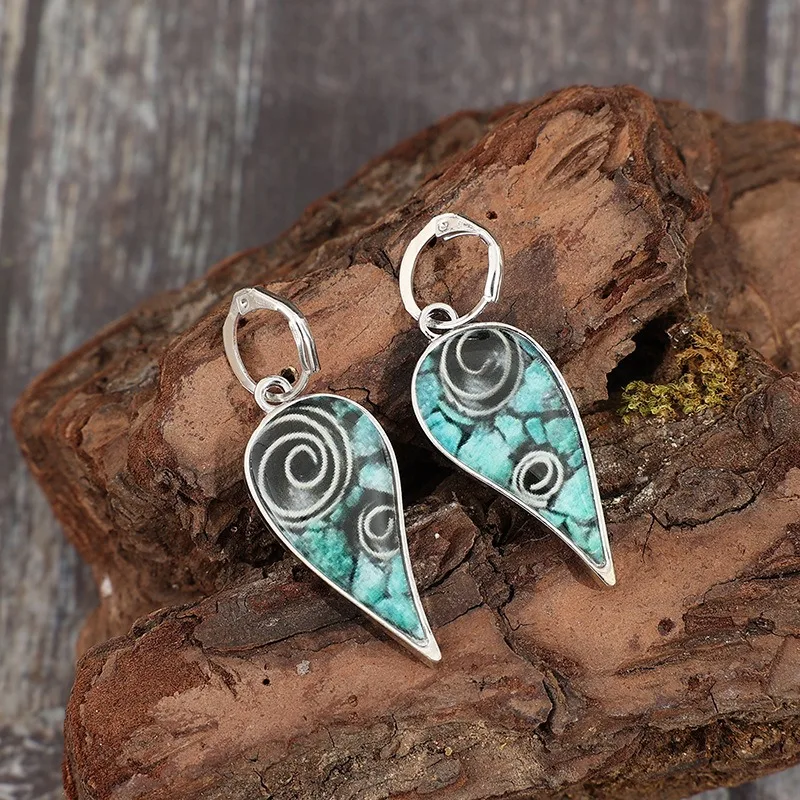 Vintage Green Stone Dangle Earrings 2 Vintage Green Stone Dangle Earrings - Image 2