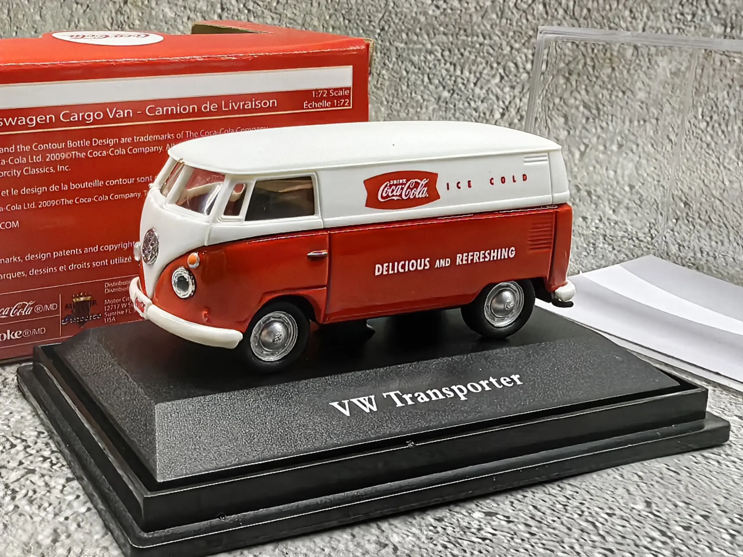 Vintage Volkswagen Van Diecast Model 1:72 Scale 2 Vintage Volkswagen Van Diecast Model 1:72 Scale - Image 2