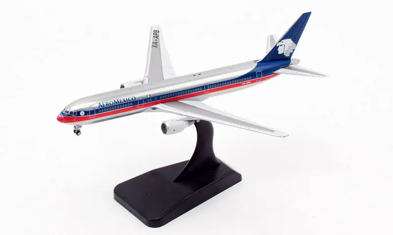 Aeromexico B767-300ER Scale Model 1/400 6 Aeromexico B767-300ER Scale Model 1/400 - Image 6