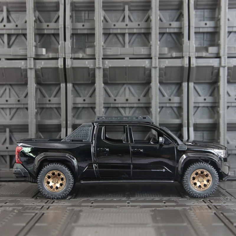 1:24 Diecast Toyota Tacoma City Edition Model 6 1:24 Diecast Toyota Tacoma City Edition Model - Image 6