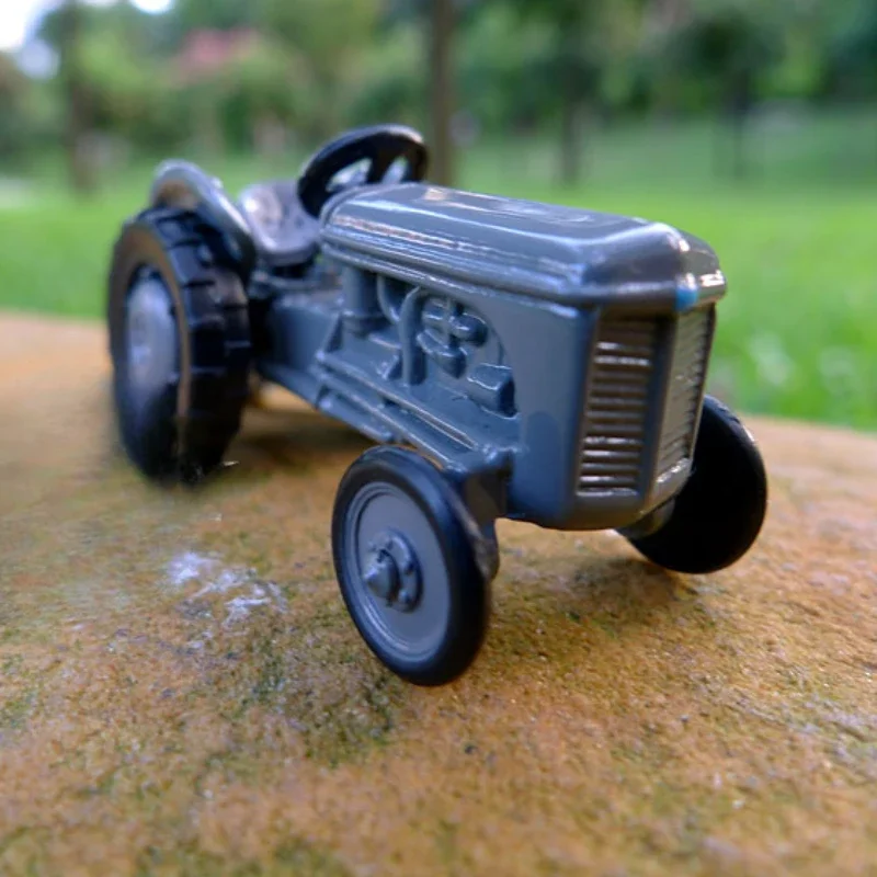 Diecast TEA 20 Tractor Collectible Model 2 Diecast TEA 20 Tractor Collectible Model - Image 2
