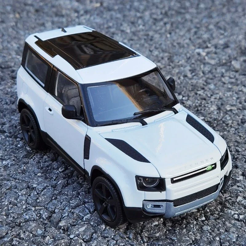 Land Rover Defender 1:26 Scale Diecast Model SUV 7 Land Rover Defender 1:26 Scale Diecast Model SUV - Image 7