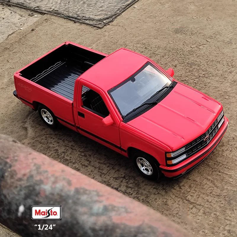Chevrolet 454 SS 1993 Diecast Model 1:24 Scale 2 Chevrolet 454 SS 1993 Diecast Model 1:24 Scale - Image 2