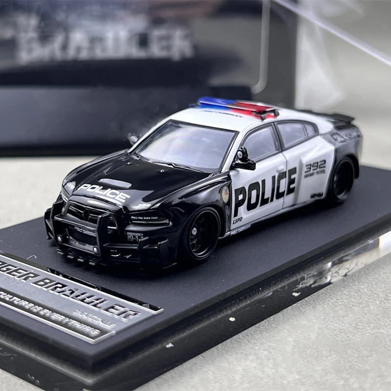Black 1:64 Scale Police Car Model for Collectors 4 Black 1:64 Scale Police Car Model for Collectors - Image 4