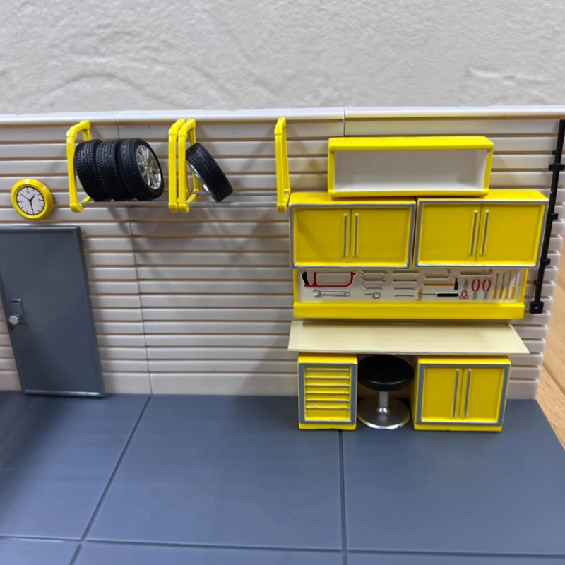 1:43 Scale Auto Repair Scene Display Model 4 1:43 Scale Auto Repair Scene Display Model - Image 4