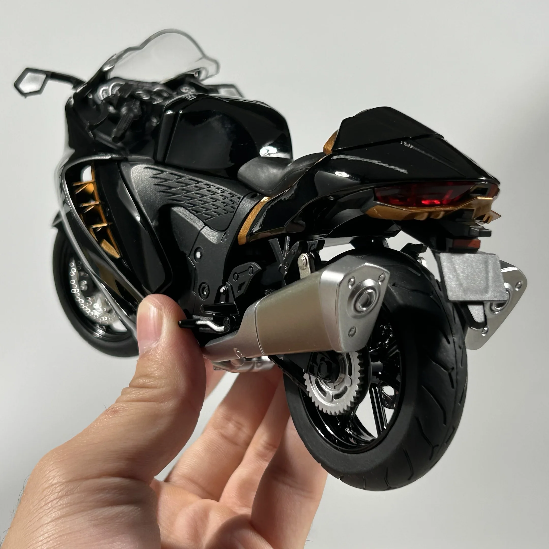 1:12 Scale Suzuki Hayabusa GSX1300R Model 4 1:12 Scale Suzuki Hayabusa GSX1300R Model - Image 4