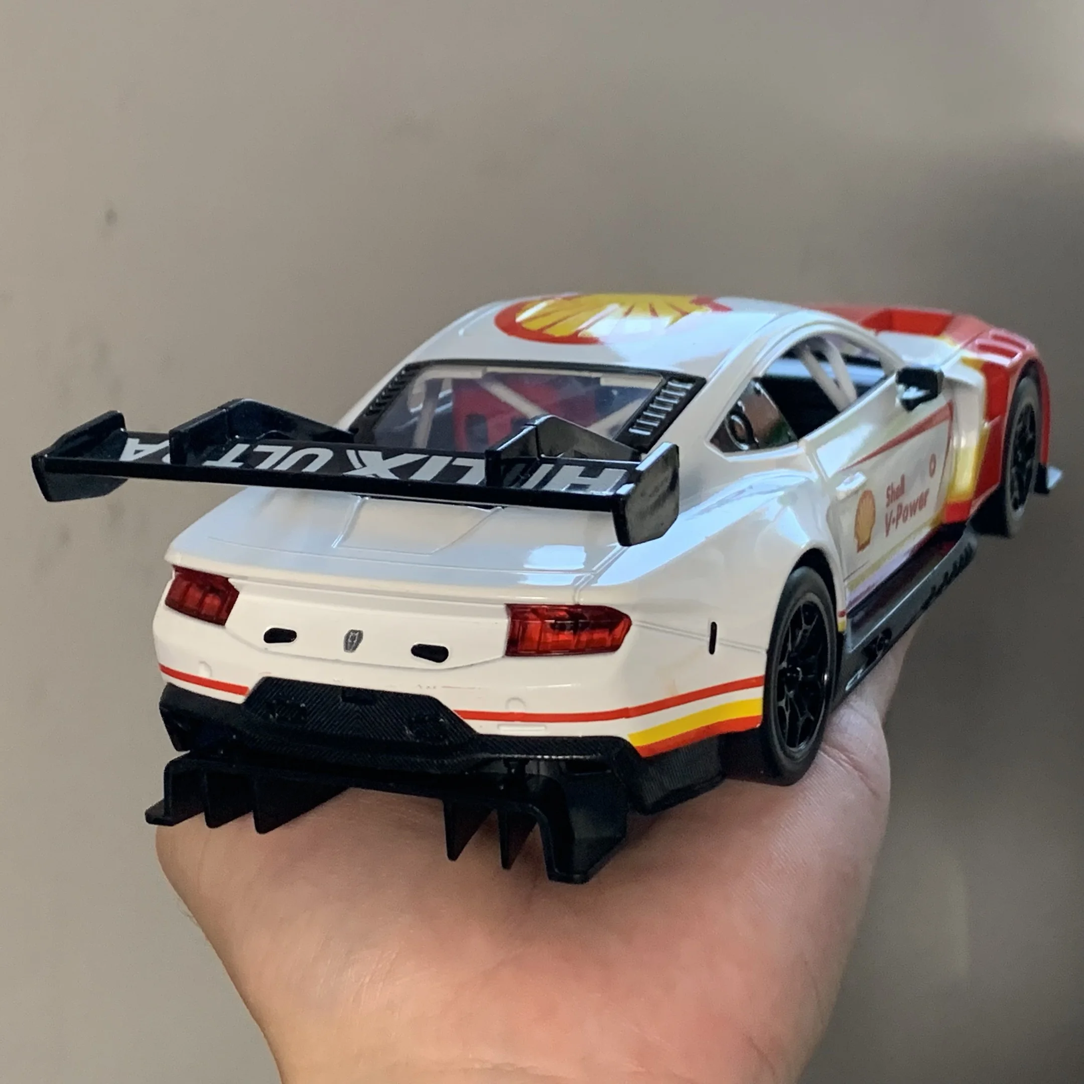 Ford Mustang GT3 1:24 Diecast Model Car 6 Ford Mustang GT3 1:24 Diecast Model Car - Image 6