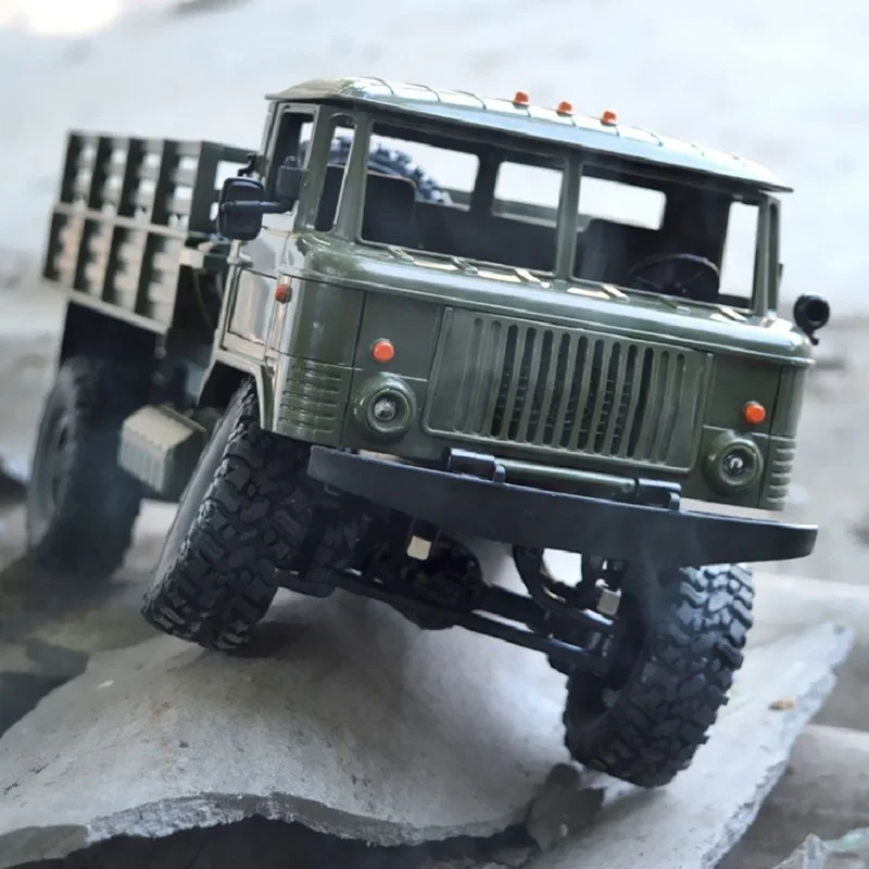 1:16 Scale Military RC Truck for Outdoors 4 1:16 Scale Military RC Truck for Outdoors - Image 4