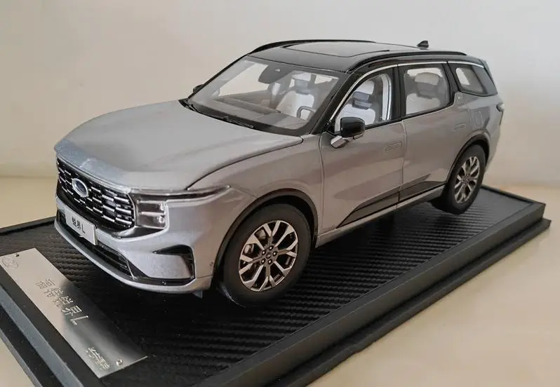 2023 Ford Edge Diecast Model 1:18 Scale 4 2023 Ford Edge Diecast Model 1:18 Scale - Image 4