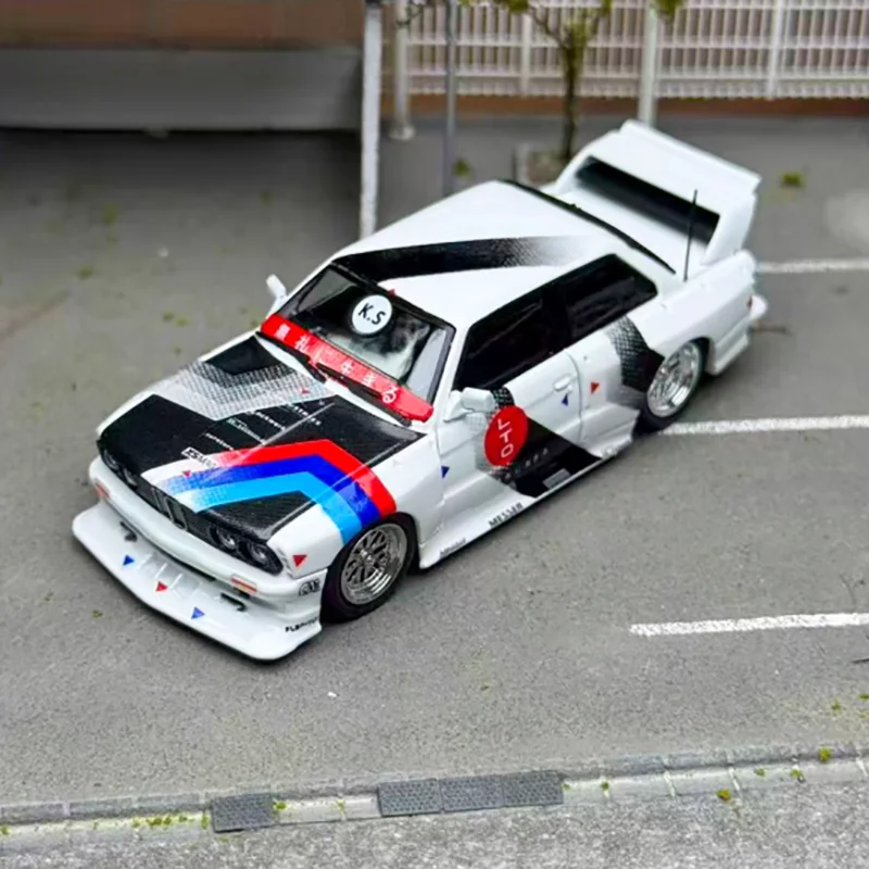 1:64 Alloy BMW E30 M3 Race Car Model 5 1:64 Alloy BMW E30 M3 Race Car Model - Image 5