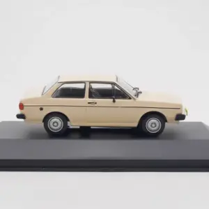 Voyage 1983 Diecast Model Car 1:43 Scale 10 S8345af294cae48549e6ac0a8c16c4b09u