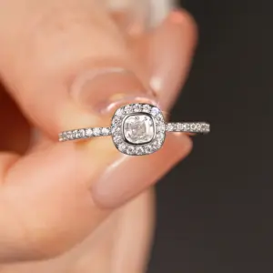 Elegant Women's Silver Ring with Cubic Zirconia 10 S83867511c9694448a1cf68917fdab112A