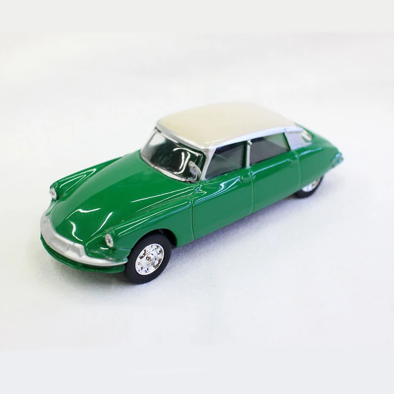 Vintage Green Citroen DS Model for Collectors 1 Vintage Green Citroen DS Model for Collectors