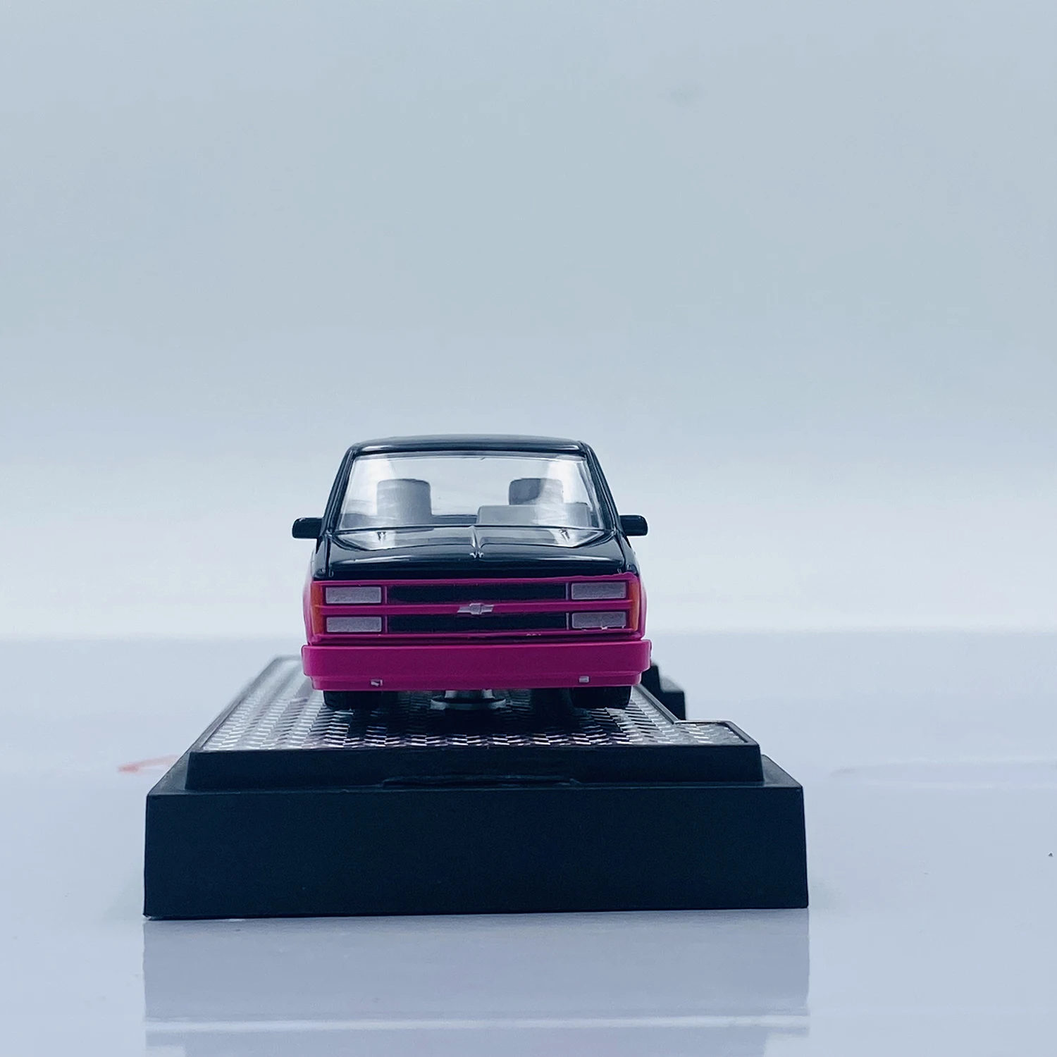 1992 Chevrolet C1500 SS Diecast Model 1/64 Scale 4 1992 Chevrolet C1500 SS Diecast Model 1/64 Scale - Image 4