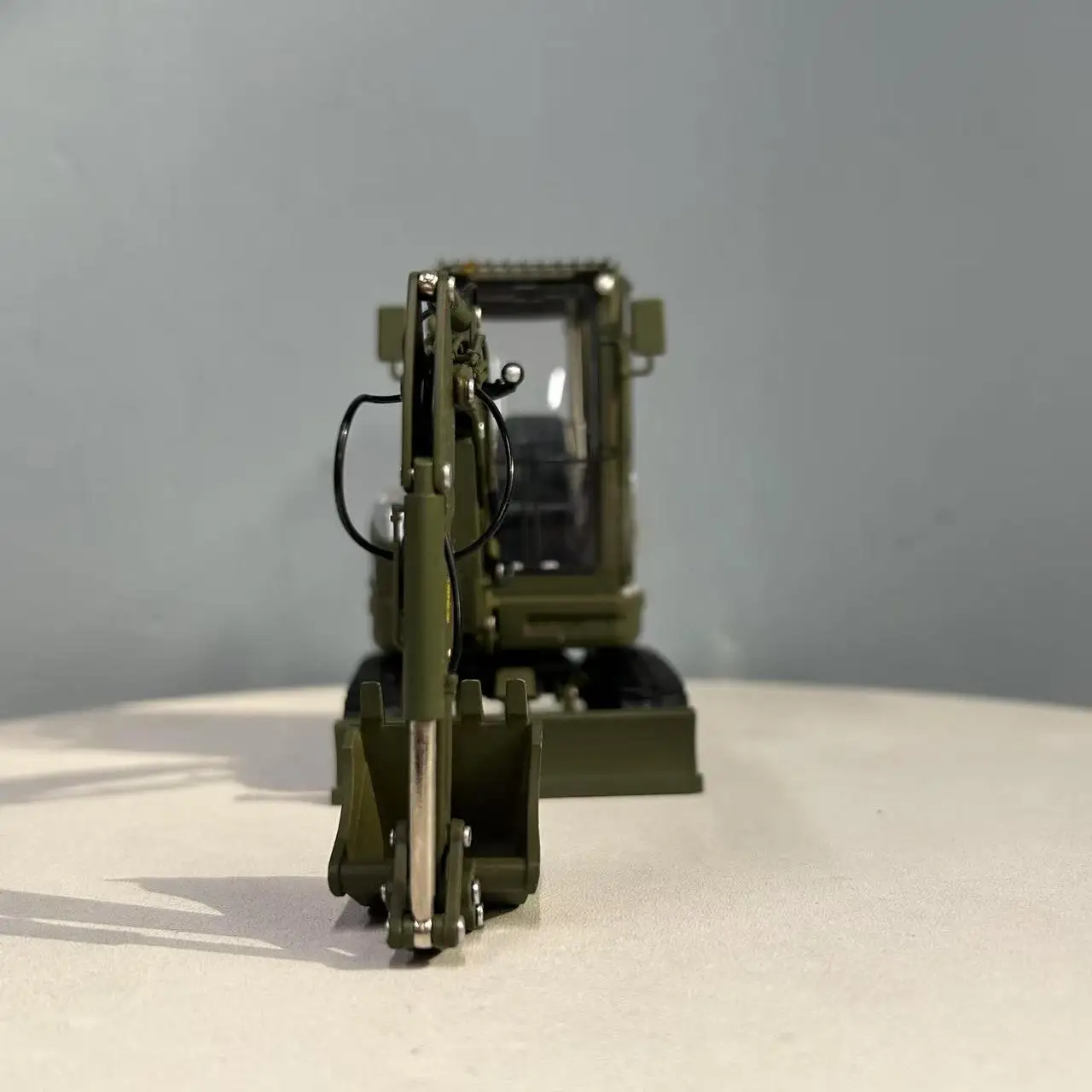 Sunward SWE25U Excavator Model 1:20 Scale 5 Sunward SWE25U Excavator Model 1:20 Scale - Image 5