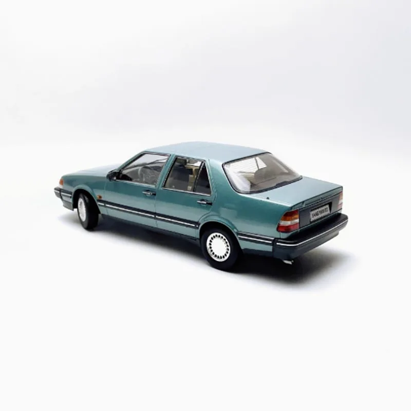 Defects Triple9 1/18 Alloy Car Model 3 Defects Triple9 1/18 Alloy Car Model - Image 3