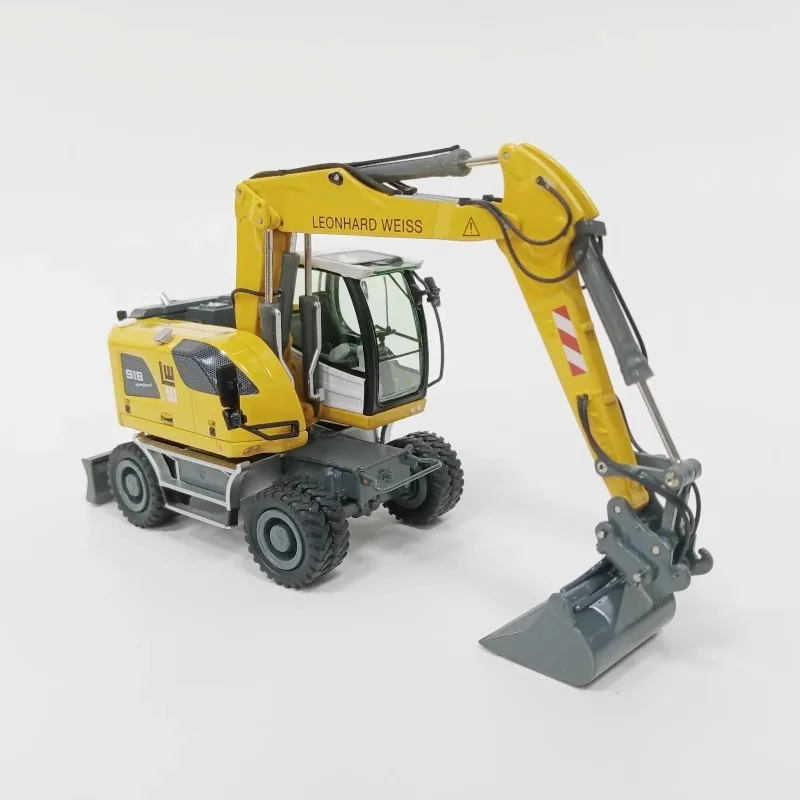Liebherr A918 Excavator Model 1:50 Scale 3 Liebherr A918 Excavator Model 1:50 Scale - Image 3