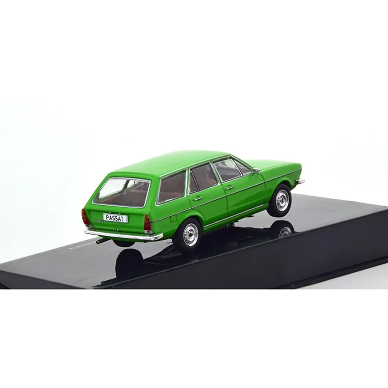 1975 Volkswagen Passat LS Diecast Model 2 1975 Volkswagen Passat LS Diecast Model - Image 2