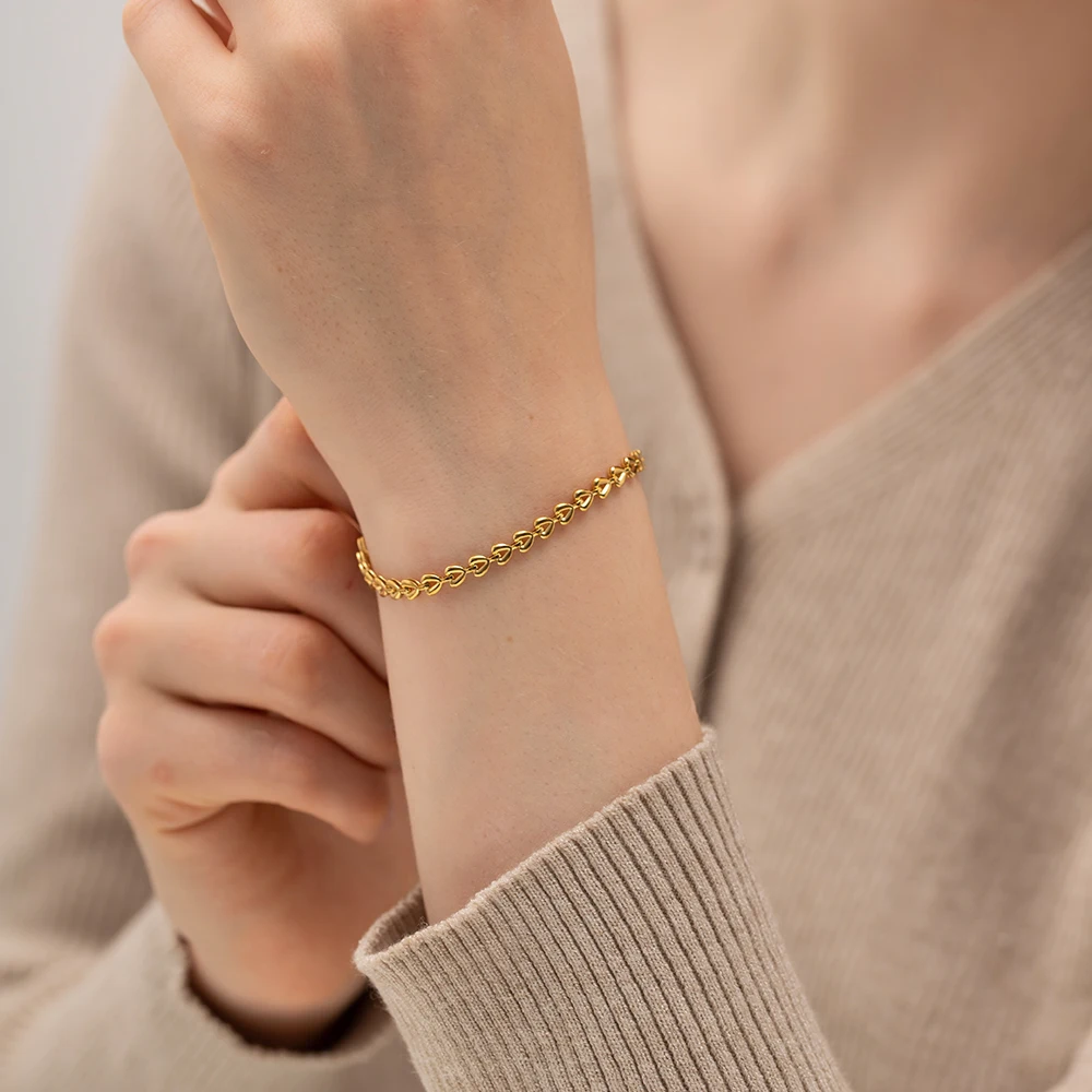 Elegant Stainless Steel Heart Chain Bracelet 3 Elegant Stainless Steel Heart Chain Bracelet - Image 3