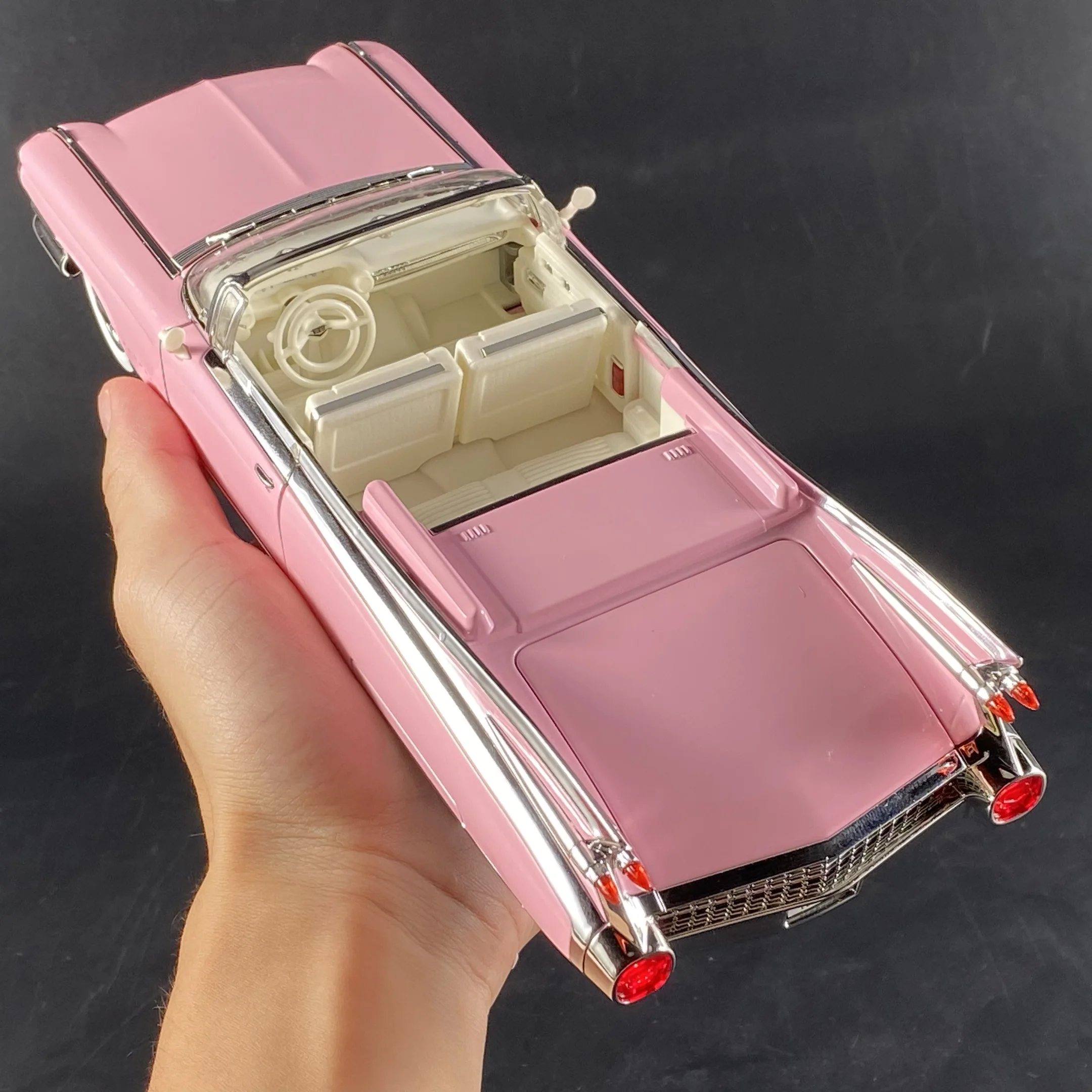 1959 Cadillac Eldorado Biarritz Diecast Model 1:24 3 1959 Cadillac Eldorado Biarritz Diecast Model 1:24 - Image 3