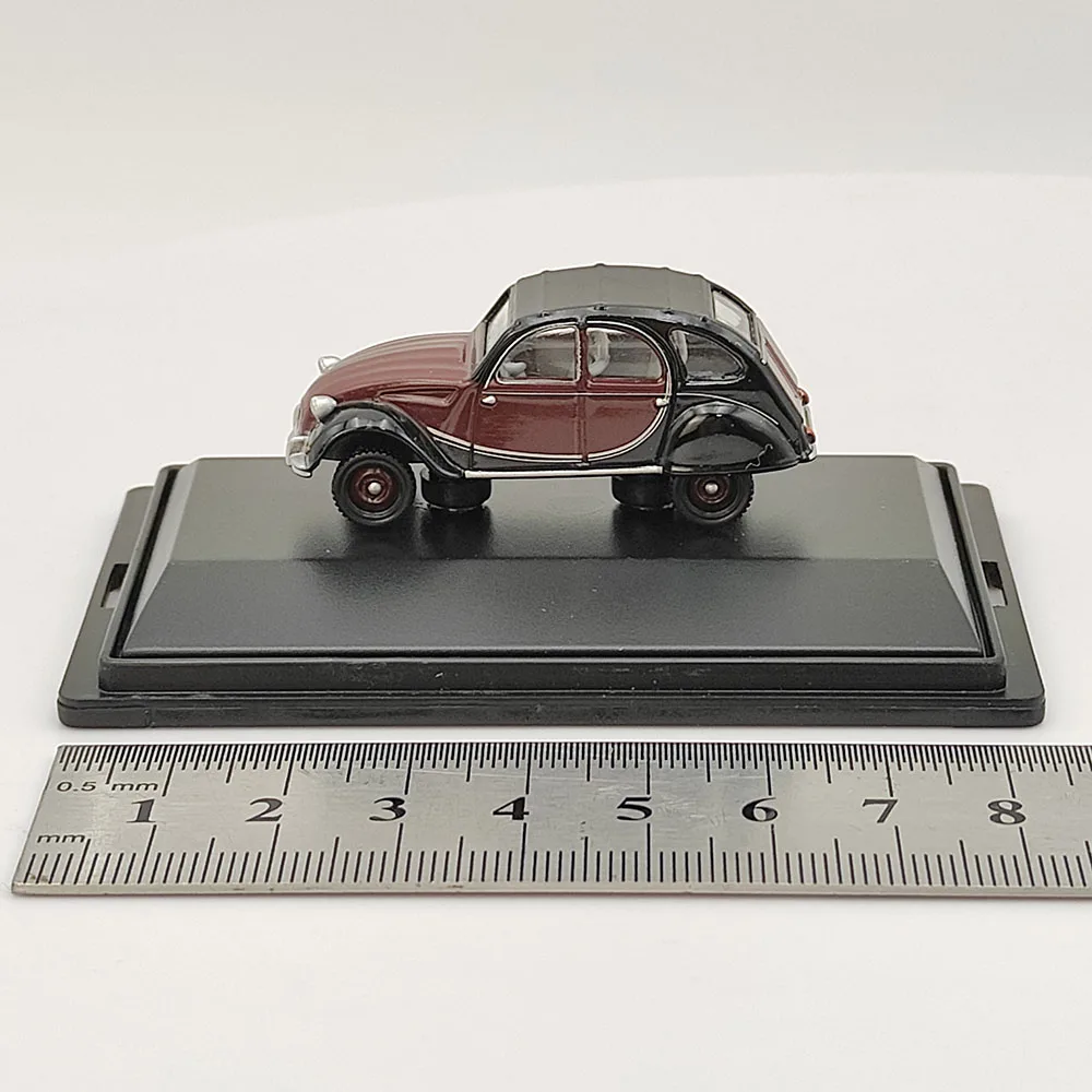 Vintage Citroen 2CV Diecast Model 1:76 Scale 3 Vintage Citroen 2CV Diecast Model 1:76 Scale - Image 3