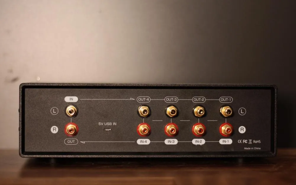 Vintage Dual VU Meter Audio Splitter 4 Vintage Dual VU Meter Audio Splitter - Image 4