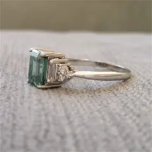 Green and White Zircon Geometric Ring 8 S8752609f4bdd449a8f90a0c3e4775c89h