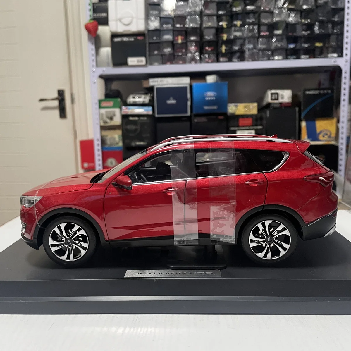 Red 1:18 Chery Jetour X70 SUV Model 4 Red 1:18 Chery Jetour X70 SUV Model - Image 4