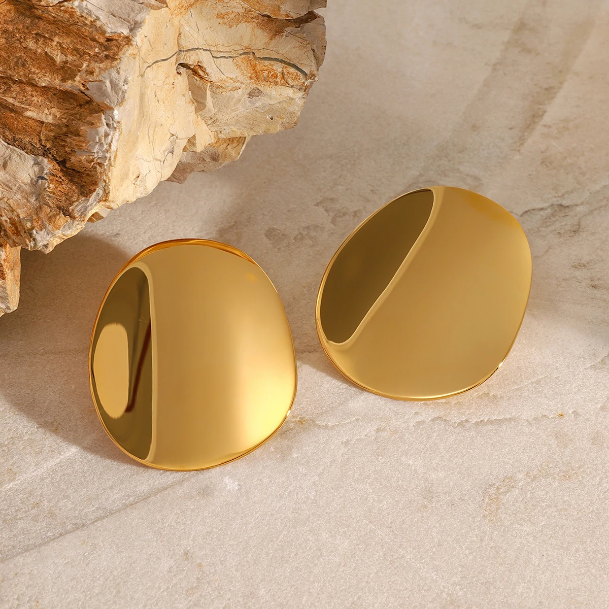 Stainless Steel Oval Earrings Model JDE2408043 5 Stainless Steel Oval Earrings Model JDE2408043 - Image 5