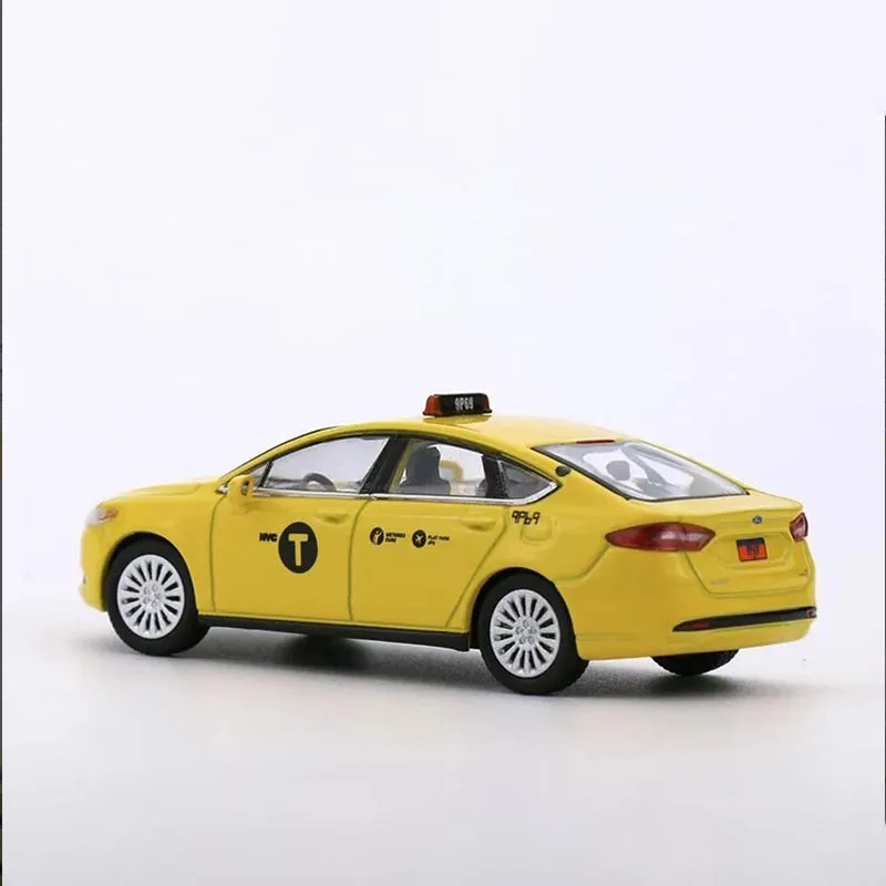 1/64 Scale Ford Mondeo Fusion Model Car 2 1/64 Scale Ford Mondeo Fusion Model Car - Image 2
