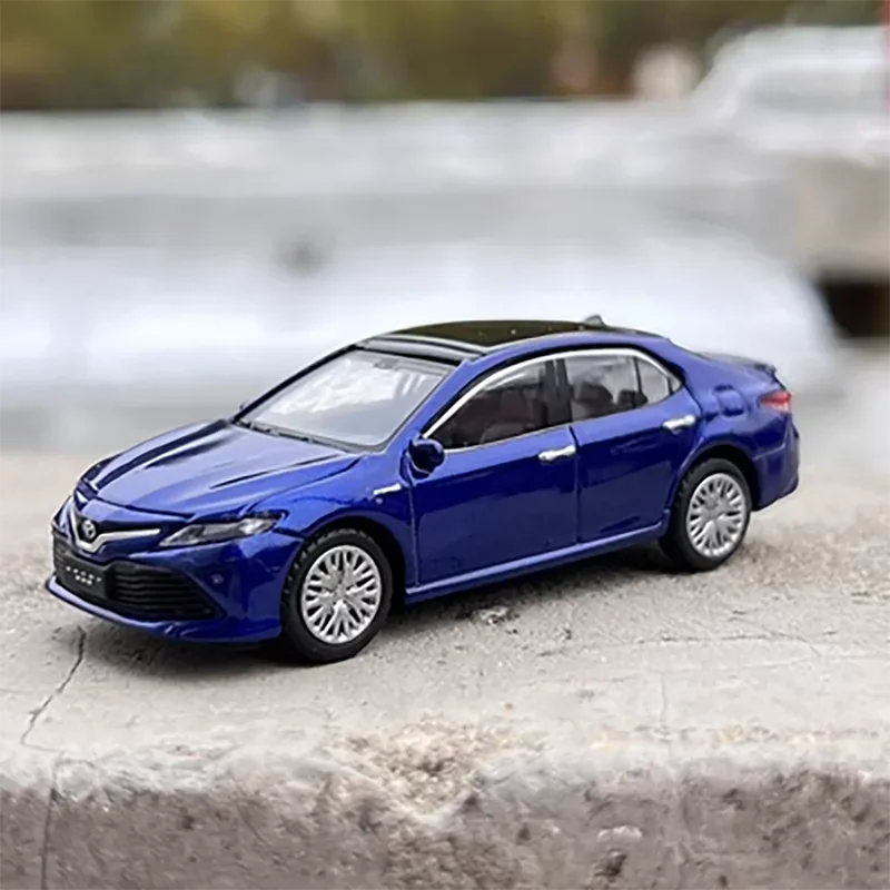 Diecast Toyota Camry Hybrid Model 1:64 2 Diecast Toyota Camry Hybrid Model 1:64 - Image 2