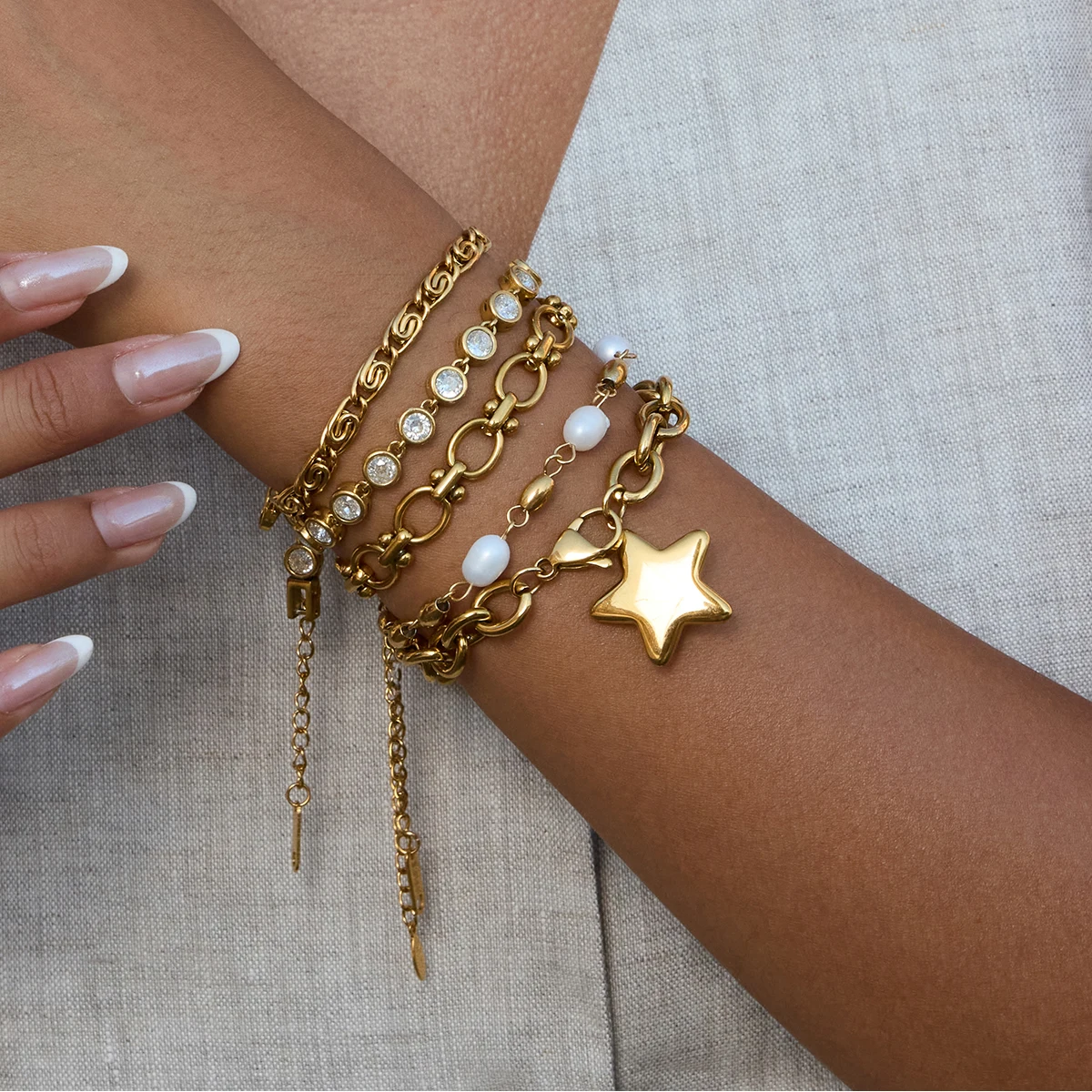 Gold Stainless Steel Star Bracelet JDB0305012 4 Gold Stainless Steel Star Bracelet JDB0305012 - Image 4