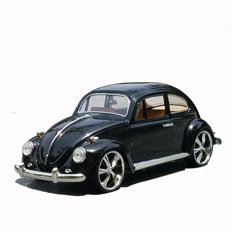Volkswagen Beetle 1:18 Diecast Model in Red, White & Black 5 Volkswagen Beetle 1:18 Diecast Model in Red, White & Black - Image 5