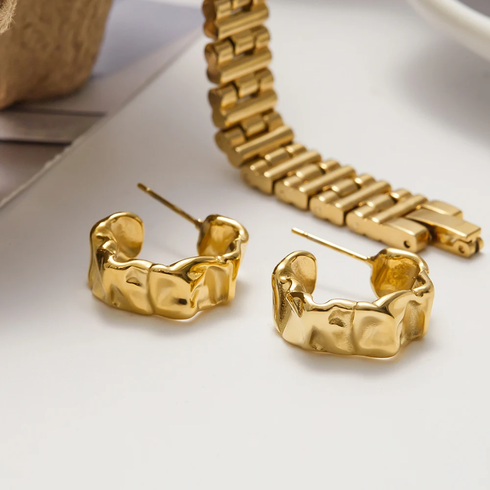 Gold Stainless Steel Geometric Earrings JDE0305036 4 Gold Stainless Steel Geometric Earrings JDE0305036 - Image 4