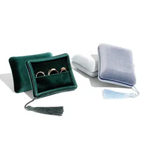 Velvet Jewelry Box in Six Colors 13 S88d469cc11fb4b448c217b930e406957i