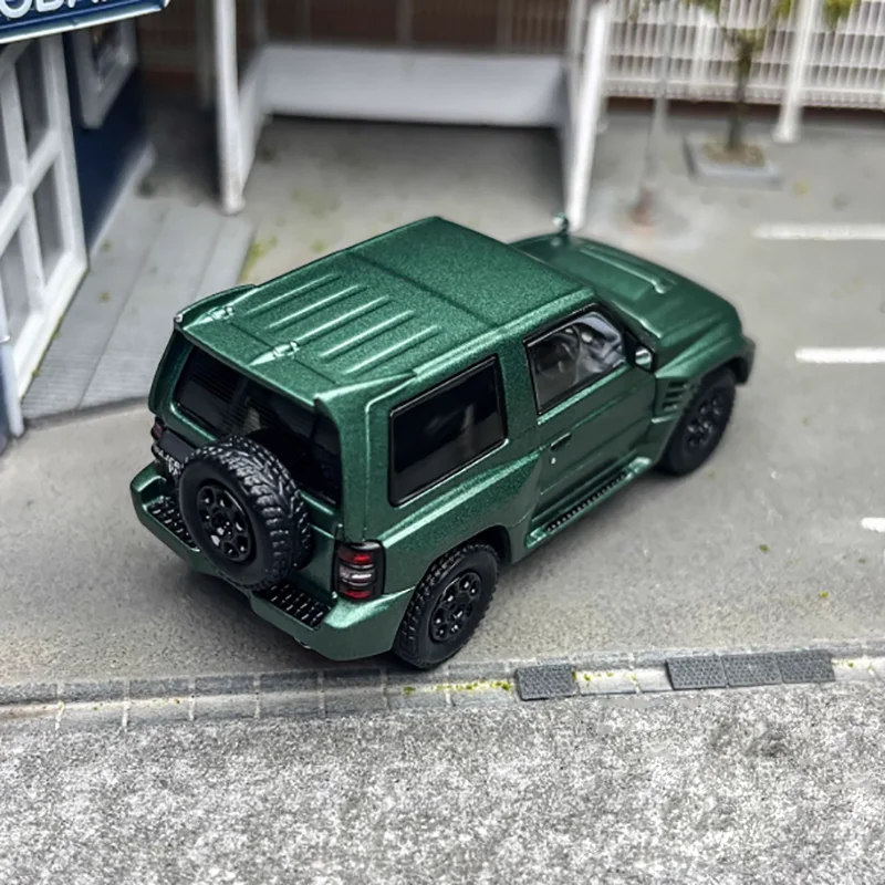 INNO 1:64 Mitsubishi Pajero Alloy Model 3 INNO 1:64 Mitsubishi Pajero Alloy Model - Image 3