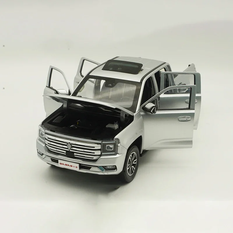 Silver 1:18 Die-Cast Pickup Truck Model 2 Silver 1:18 Die-Cast Pickup Truck Model - Image 2