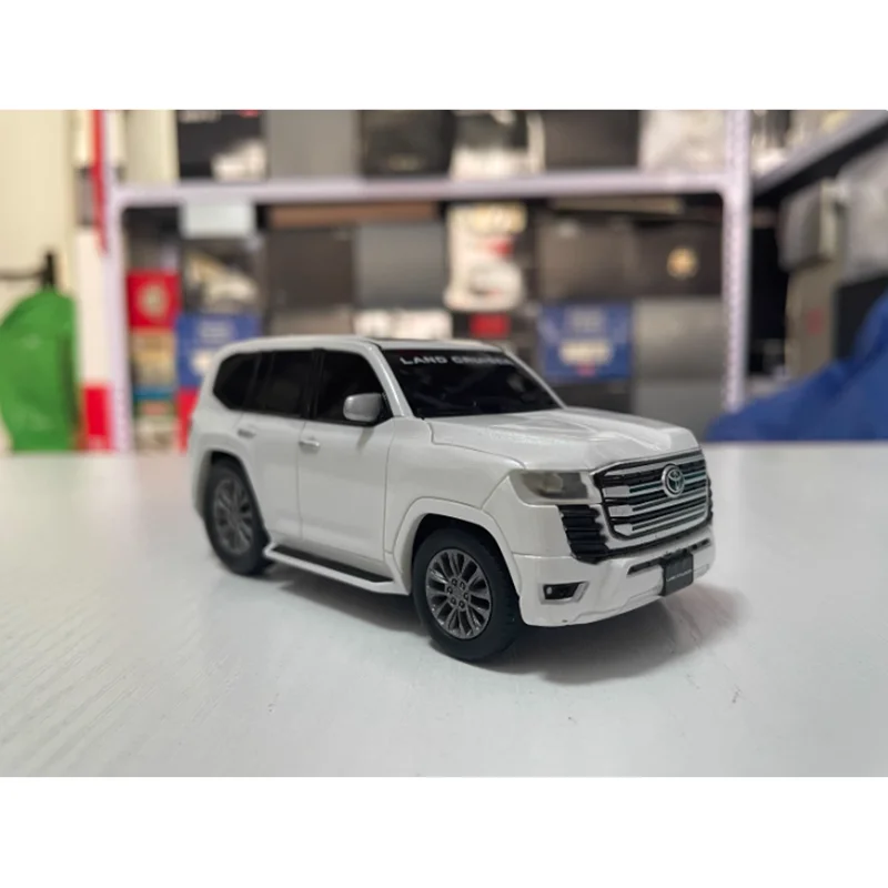 Land Cruiser LC300 Q 1/43 Model Replica 4 Land Cruiser LC300 Q 1/43 Model Replica - Image 4