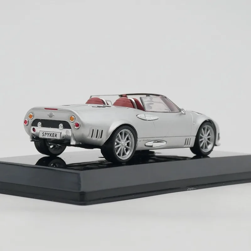 Chevrolet Corvette C8 Roadster 1:43 Diecast Model 5 Chevrolet Corvette C8 Roadster 1:43 Diecast Model - Image 5