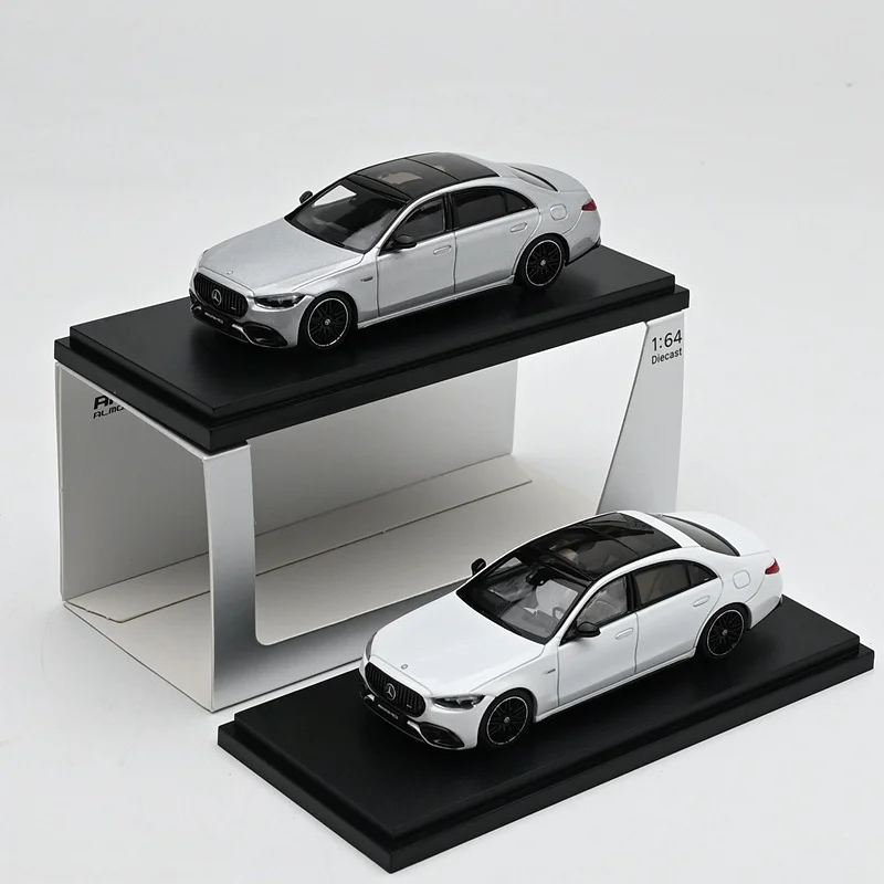 Mercedes-Benz S63 E Performance 1:64 Diecast Model 2 Mercedes-Benz S63 E Performance 1:64 Diecast Model - Image 2