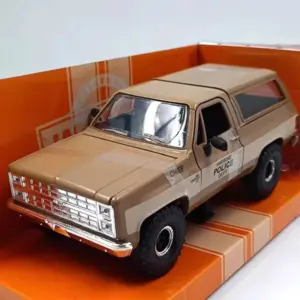 Vibrant Blue 1:24 Chevrolet Blazer Diecast Model 12 S897a4793816e4475a747ef4281f8776eg