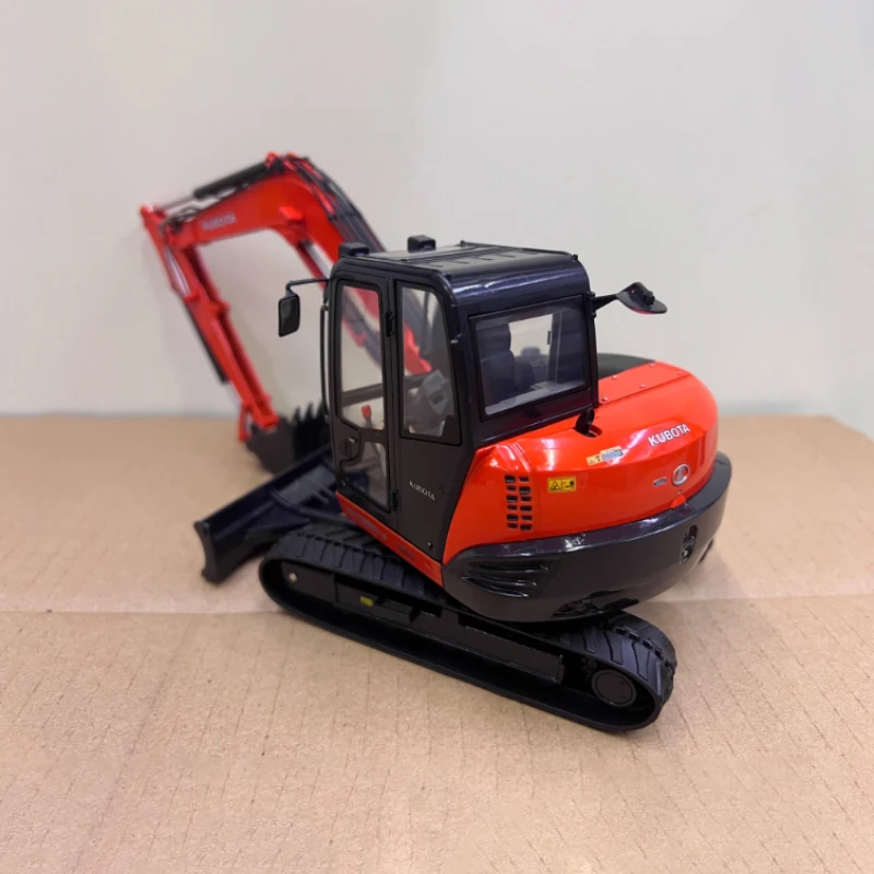 1/24 Kubota KX080-4 Excavator Model 4 1/24 Kubota KX080-4 Excavator Model - Image 4