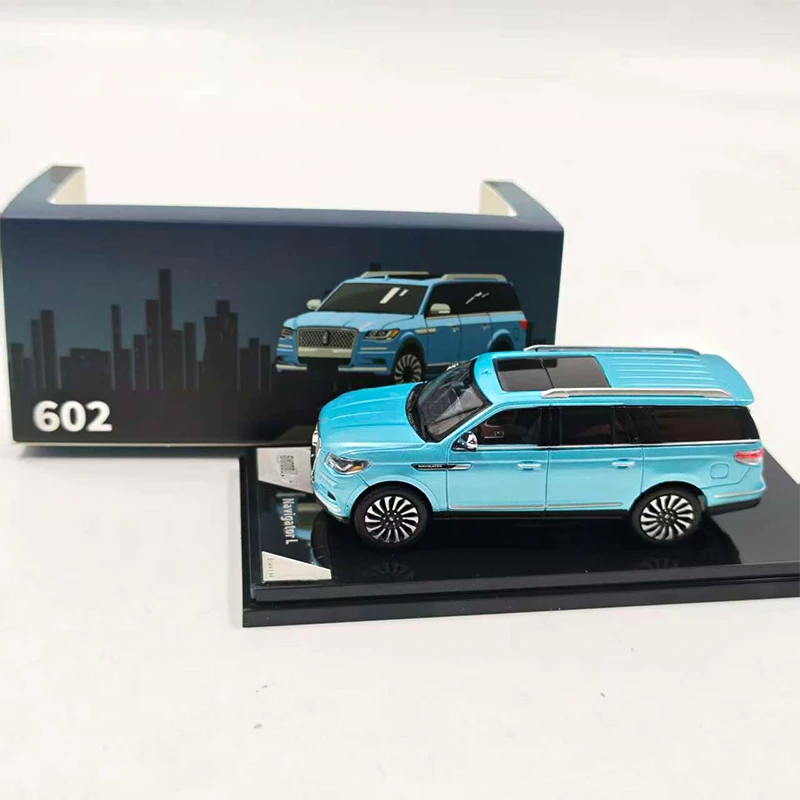 Shadow Diecast Lincoln Navigator Model in 1:64 8 Shadow Diecast Lincoln Navigator Model in 1:64 - Image 8