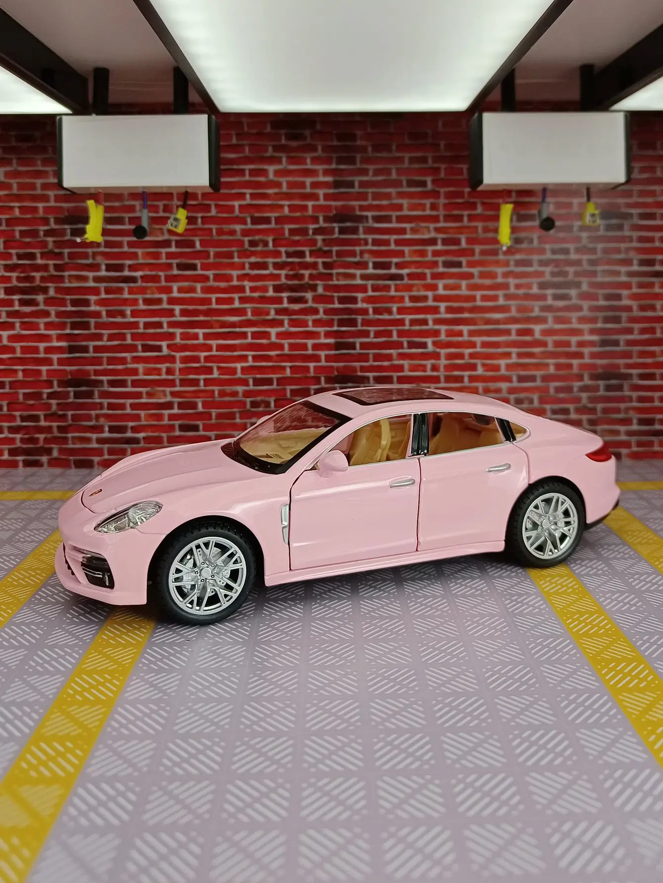 Black 1:24 Scale Diecast Model Car 2 Black 1:24 Scale Diecast Model Car - Image 2