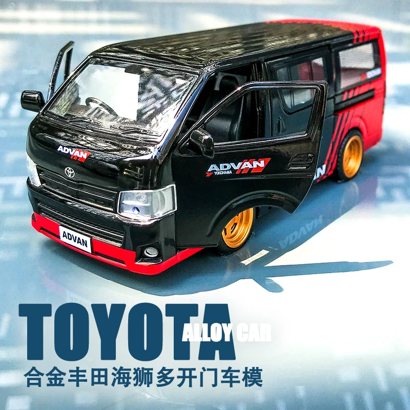1:32 Scale Toyota Hiace Alloy Model Vehicle 3 1:32 Scale Toyota Hiace Alloy Model Vehicle - Image 3