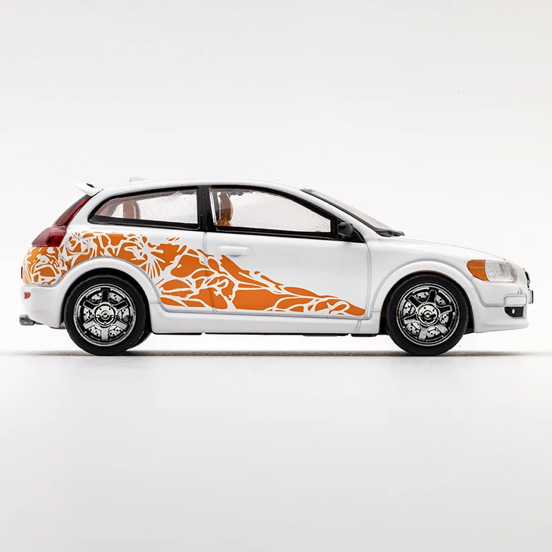 Vibrant Green 1/64 Diecast Model Car 3 Vibrant Green 1/64 Diecast Model Car - Image 3